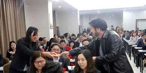 固本強基，把握機遇——將軍企業(yè)2015年開(kāi)年大會(huì )圓滿(mǎn)成功
(圖6)