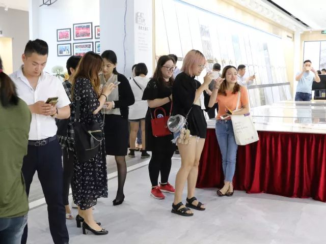 設想未來(lái)丨將軍企業(yè)2018新品發(fā)布會(huì )暨《夢(mèng)想的空間》中國年度室內設計競賽沙龍發(fā)布會(huì )圓滿(mǎn)召開(kāi)！
(圖13)