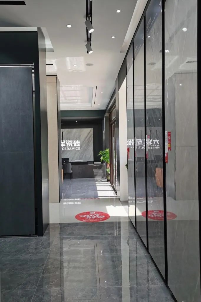 新店鑒賞 | 大將軍瓷磚高州旗艦店，以全新SI形象登場(chǎng)！(圖5)